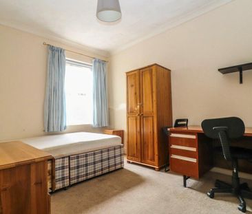 4 bedroom terraced house to rent - Photo 2