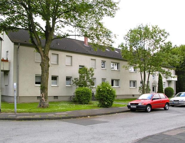 Demnächst frei! 2-Zimmer-Wohnung in Duisburg Huckingen - Photo 1