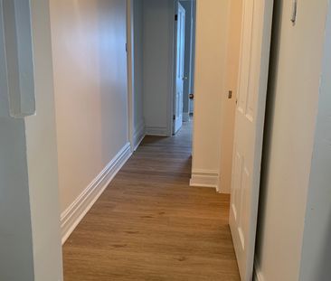 For Lease - 172 Dunlop Street, Barrie, Ontario - Photo 2