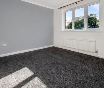 4 bedroom detached house to rent - Photo 6