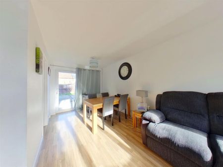 3 bedroom semi-detached house to rent - Photo 3