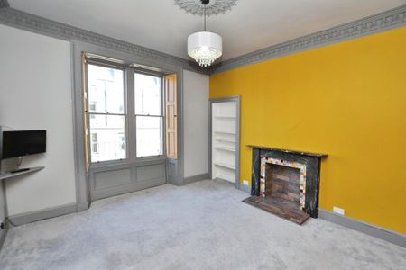 3 bedroom flat to rent - Photo 3