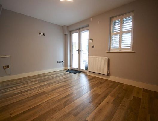 3 Bedroom Terraced To Let - Photo 1