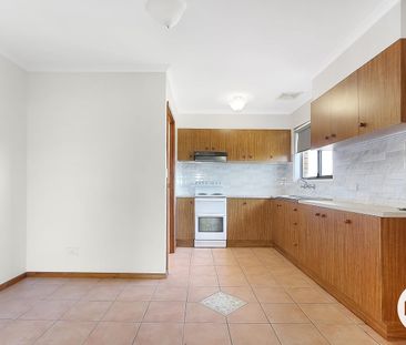 CONVENTIENTLY LOCATED! - Photo 5