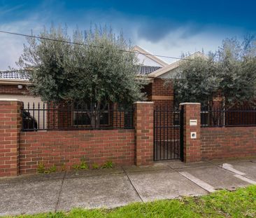 Comfortable Family Home - Photo 4