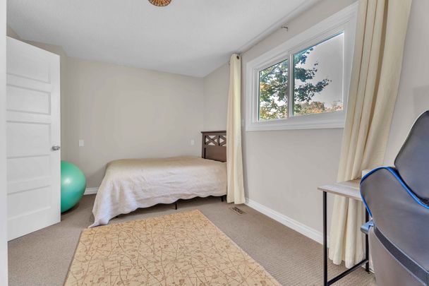 For Lease - 210 Olympic Crescent, London North, Ontario - Photo 1