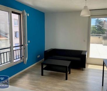 Location Appartement 1 pièce 38m² LYON 7ème - Photo 2