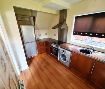2 bedroom semi-detached house to rent - Photo 3