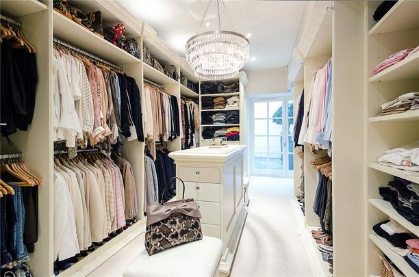 4 bedroom flat to rent - Photo 1