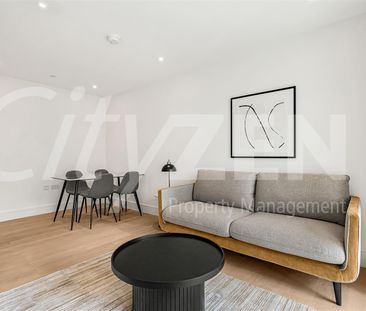BOW VIEW APARTMENTS, Maple Mews, London - Photo 4