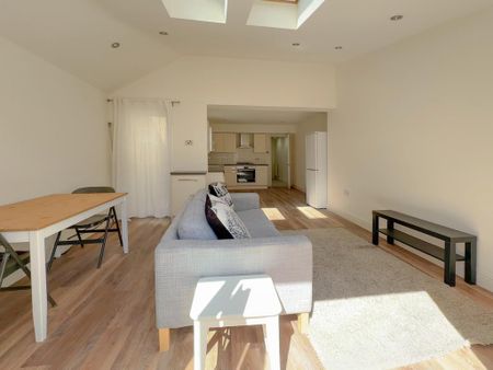 2 bedroom flat to rent - Photo 3