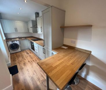 2 bedroom terraced house to rent - Photo 2