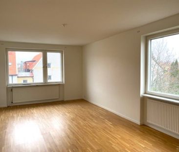 Tulpanvägen 1 a - Foto 1