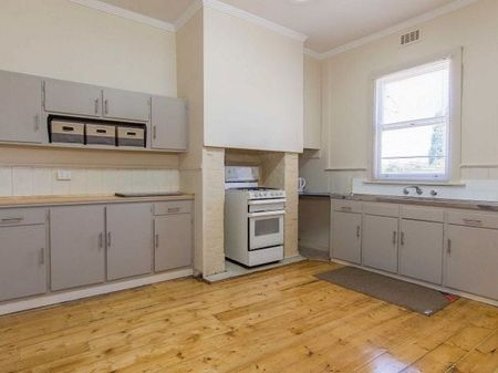 301 Doveton Street North, Soldiers Hill - Photo 5