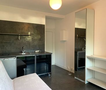 Location Appartement 1 pièce 12m² - Photo 2