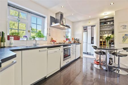 4 bedroom detached house to rent - Photo 5