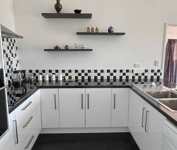 Exceptional South Head Rental - Photo 3