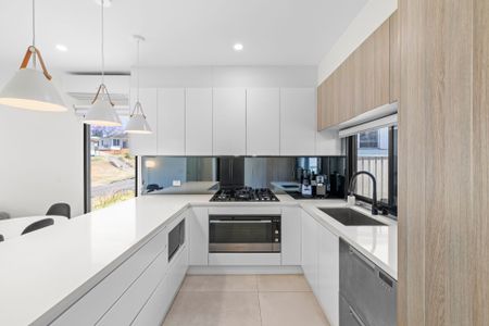 Like Brand New - Fully Renovated - Photo 4