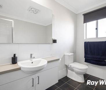 EAST FACING FOUR BEDROOM FAMILY HOME Close to All Amenities! - Photo 1