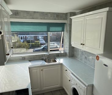 2 bedroom maisonette to rent - Photo 5