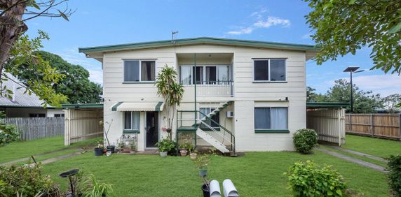 Comfort, Convenience & Space in the Heart of Kirwan! - Photo 2