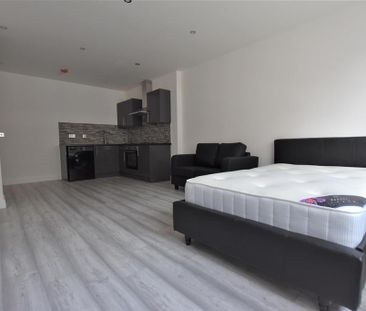 Studio to rent - Photo 1