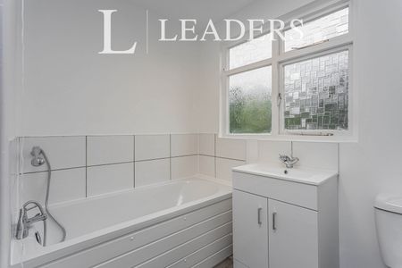 3 bedroom house to rent Chapel Road, Chapel Road, Bolney, Haywards Heath, RH17 - Photo 4