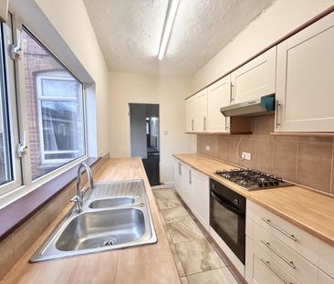 3 bedroom terraced house to rent - Photo 6