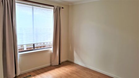 Charming 3-Bedroom Home in Altona Meadow - Photo 4