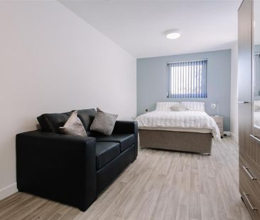 1 bedroom in a house share to rent - Photo 3