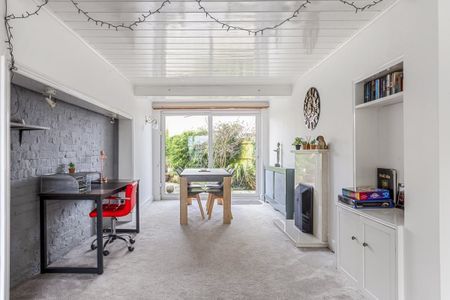 3 bedroom semi-detached house to rent - Photo 5