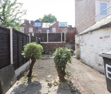 4 bedroom House To Let - Photo 3