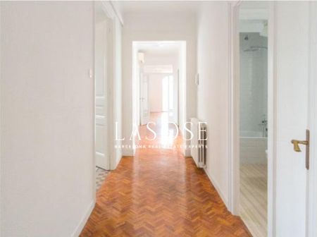 183m² Penthouse to rent in Fort Pienc, Barcelona - Photo 3