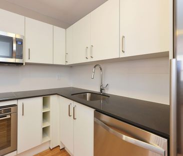 730 St Clarens Avenue - Photo 3