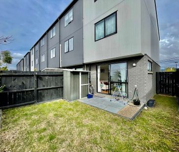 Beautiful 3 Bedroom house in Henderson - Photo 1