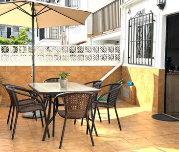 A very spacious three double bedroomed town house on this very popu... - Photo 1