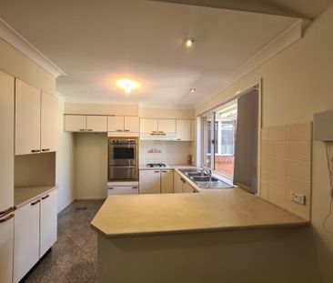 16 Dianella Court, 2304, Warabrook - Photo 2