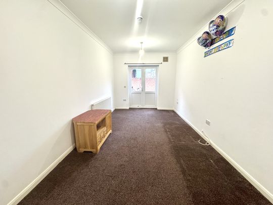 4 Herbert Road, Greater London, UB1 - Photo 1