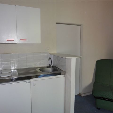 Location Appartement 1 pièce 15m² LE CREUSOT 71200 - Photo 1