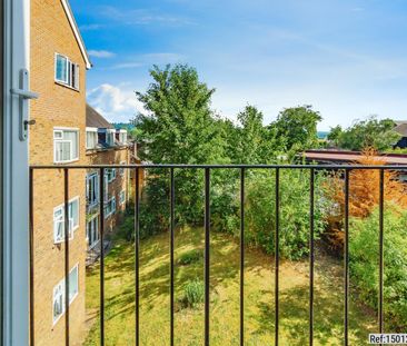 2 bed Flat in Marlborough Court Croydon Road, Westerham, TN16 1EU - Photo 6