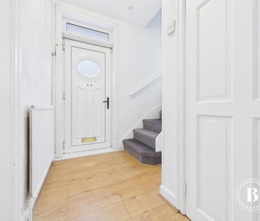 2 bedroom semi-detached house to rent - Photo 6