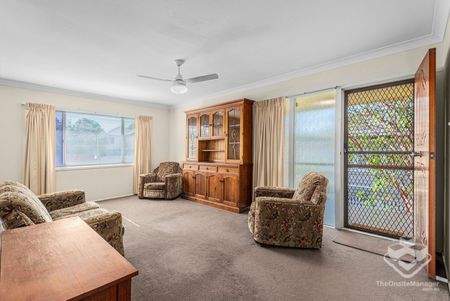 Spacious Dual-Living Family Home with Large Backyard - Photo 2