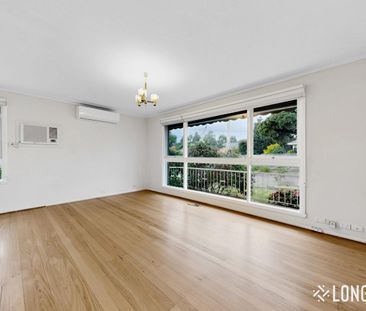 Court Location Charm in a Convenient Locale - Photo 2