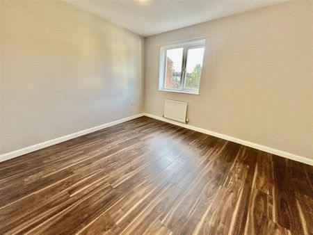 4 BED Town house To rent - Photo 4