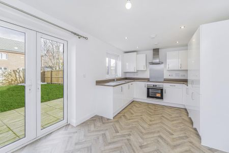 3 bedroom semi-detached house to rent - Photo 4