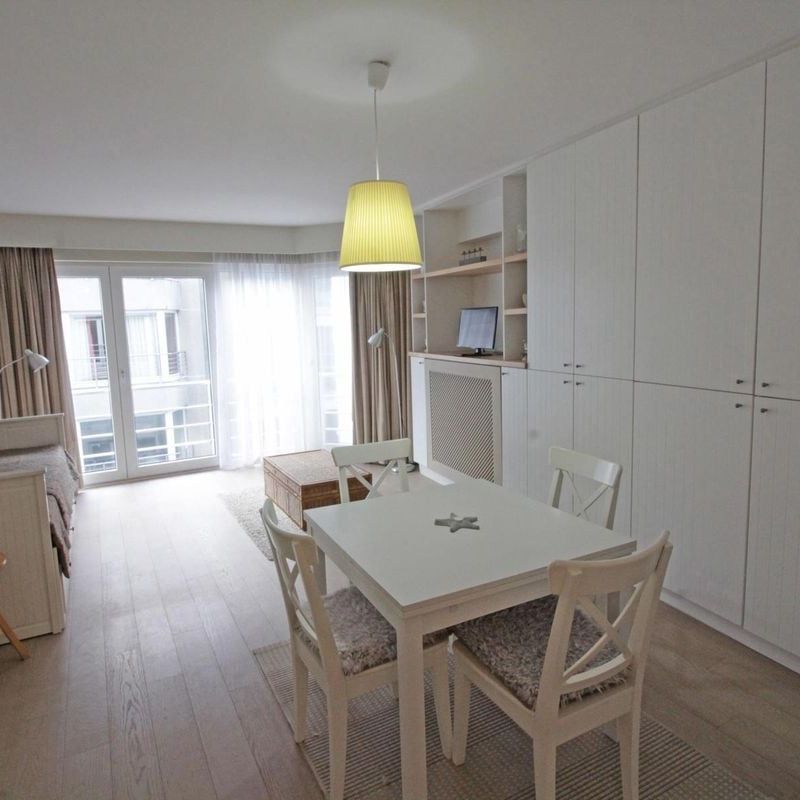 Appartement te huur in Knokke voor € 950 met 1 slaapkamer - Photo 1