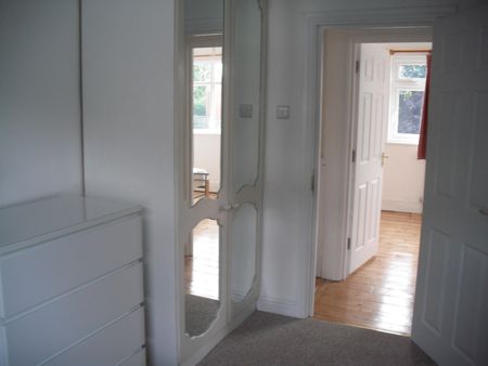 4 Bed Terraced House, St. Johns Lane, BS3 - Photo 5