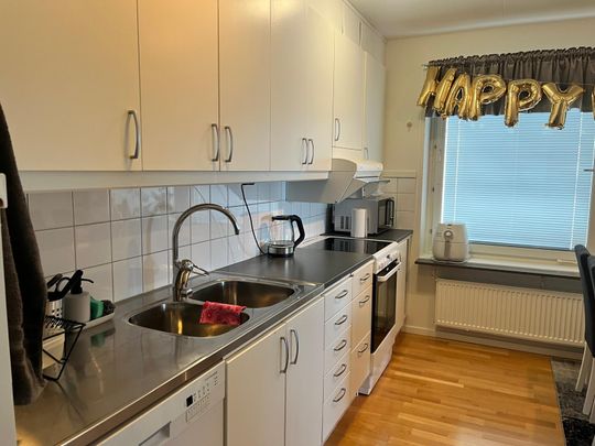 1.a Rum Skärholmen för 1 kvinna - Photo 1