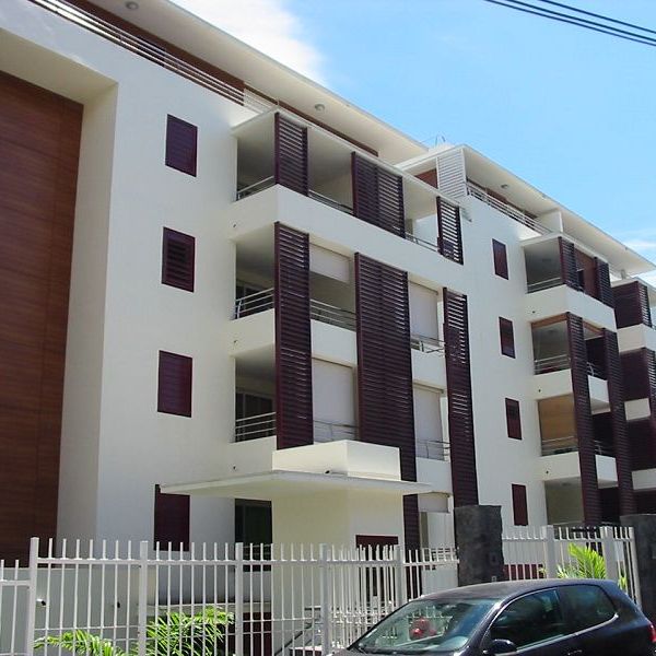 Location Appartement 2 pièces 43m² STE CLOTILDE 97490 - Photo 1