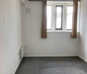 Large Ground Floor Flat, Ty Naba, Clydach, SA65HA - Photo 1